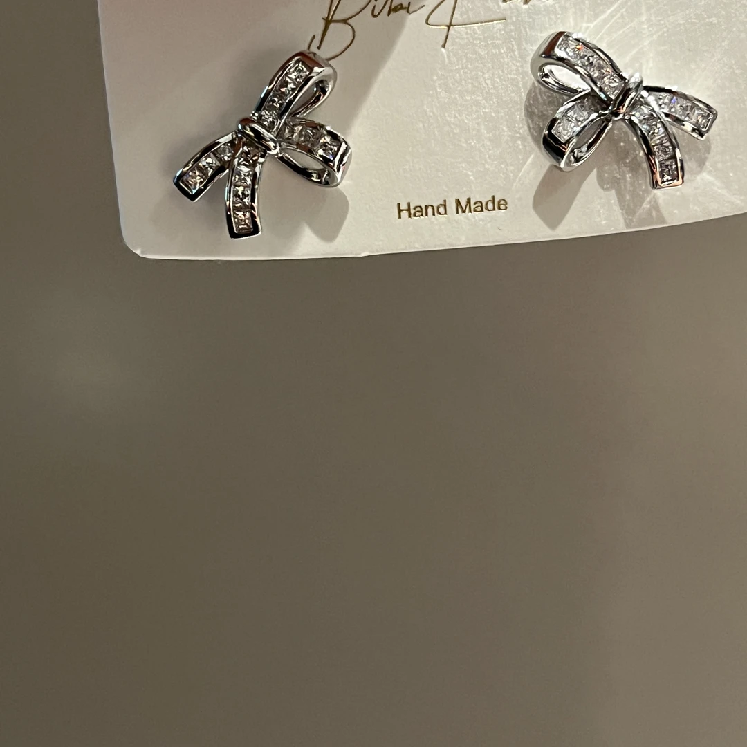铜合金合成锆石耳饰 精致蝴蝶结耳钉