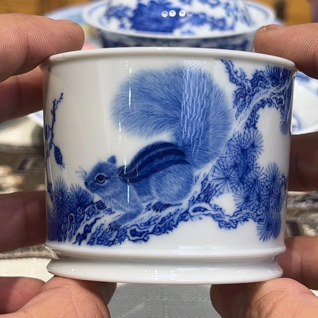 青花松鼠主人杯一只