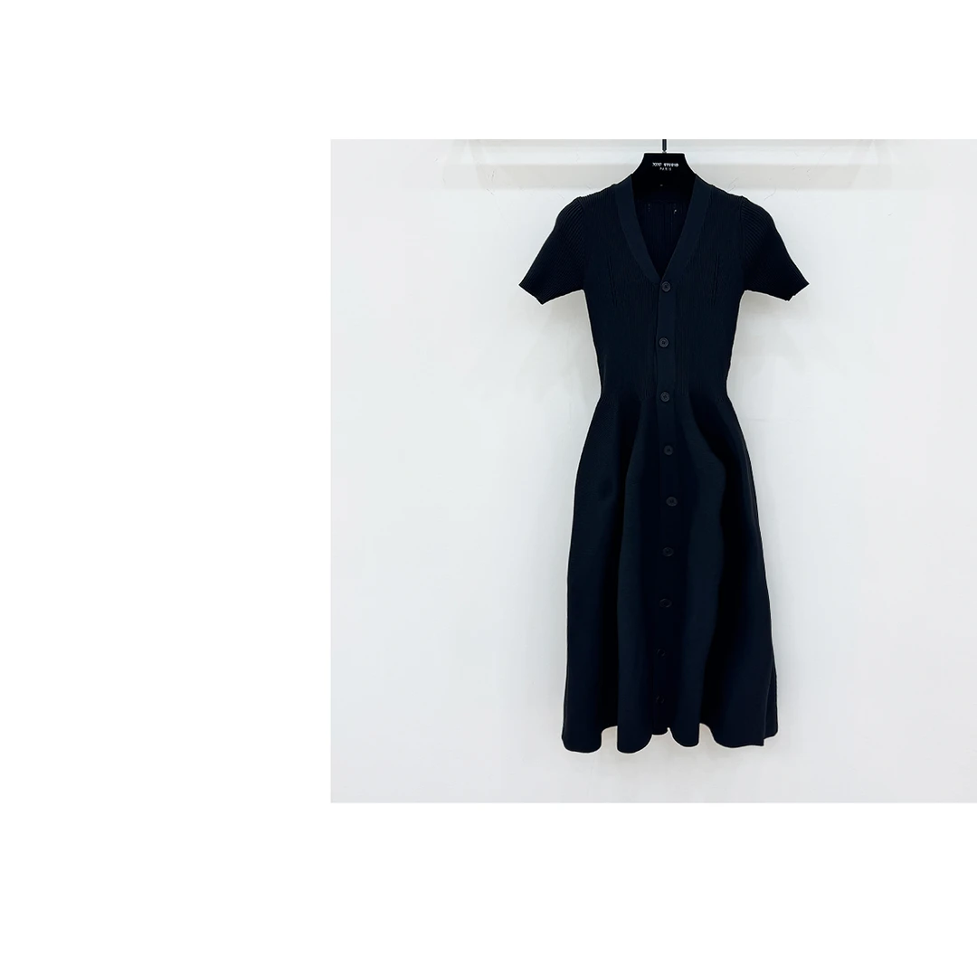 JIAYE CHAN高级感轻奢v领单排扣收腰花苞连衣裙