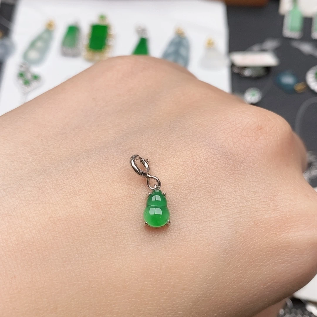 翡翠银S925镶嵌颈饰葫芦吊坠