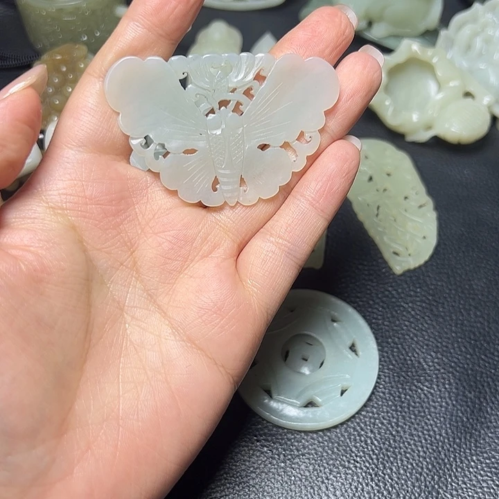 和田玉（糖玉）未镶嵌颈饰