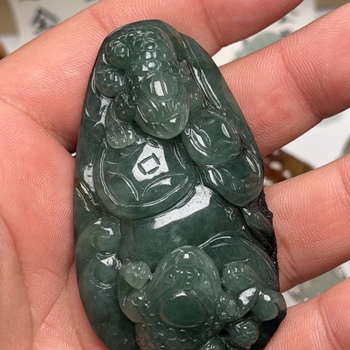 翡翠未镶嵌颈饰金蟾