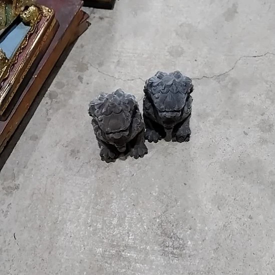 让***人黄色的装饰品摆件