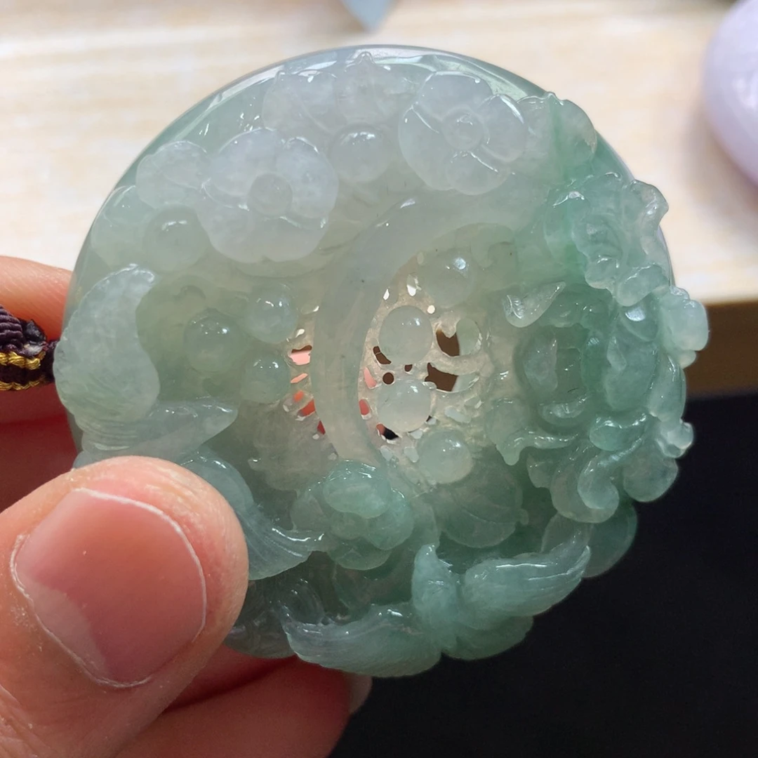 颈饰未镶嵌翡翠吊坠