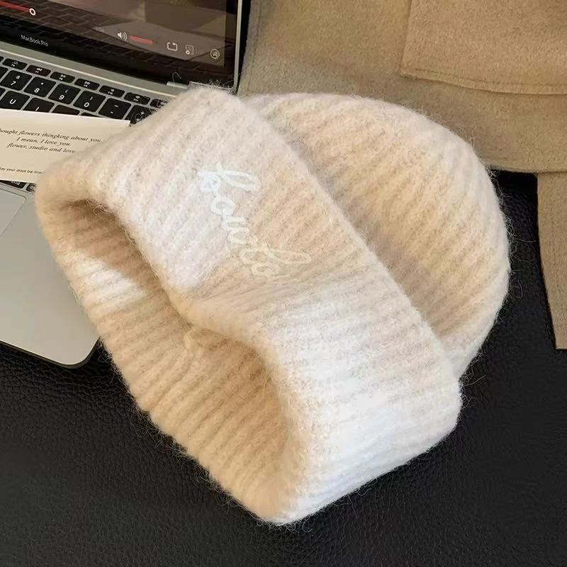 字母标纯色针织帽