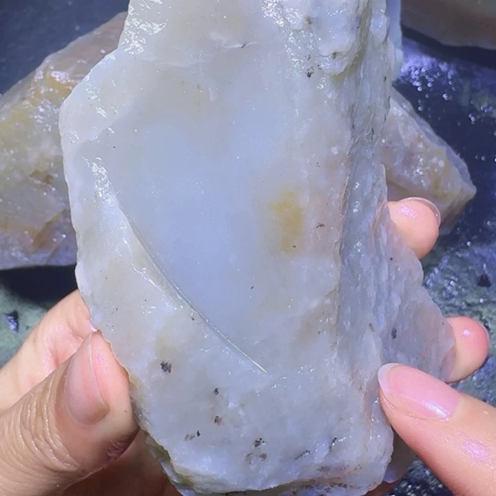 和田玉未镶嵌珠宝半成品