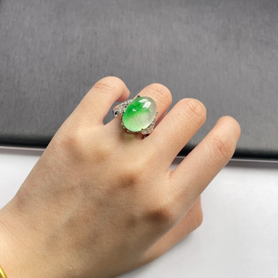 【杨子翠玉】绿飘花椭圆蛋面戒指四爪精美多样性发一个-奇石