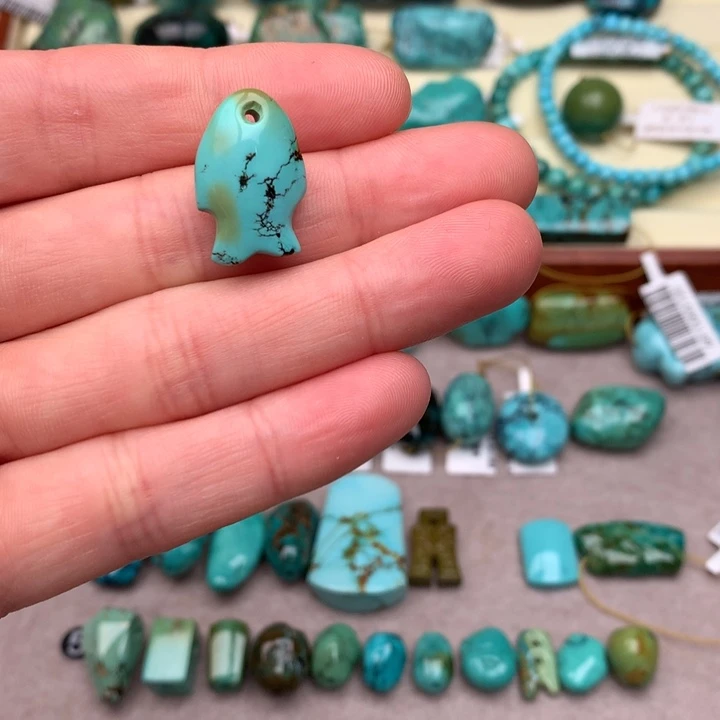 绿松石未镶嵌珠宝奇石