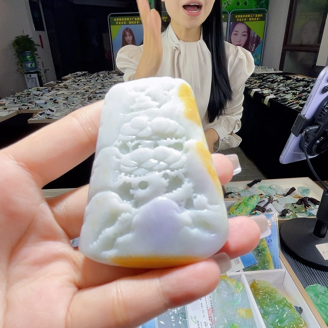 颈饰未镶嵌翡翠一个