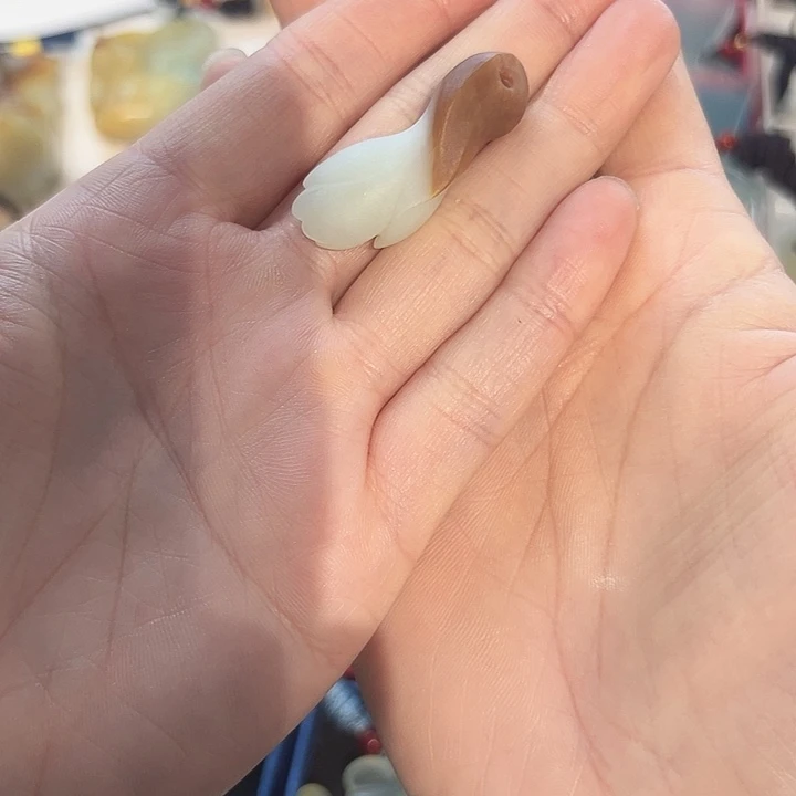 烟***梦蛇纹石玉未镶嵌颈饰