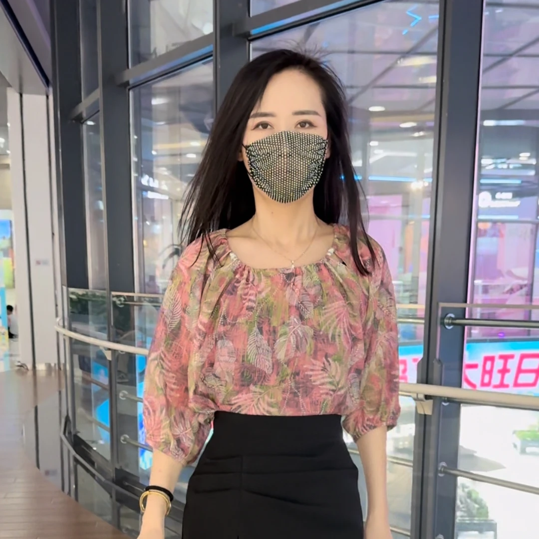 夏季新款温柔减龄锁骨钉珠系带宽松显瘦时尚百搭上衣