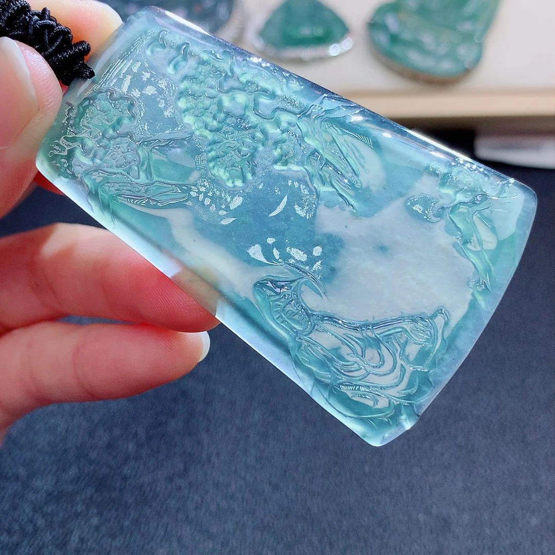 翡翠颈饰未镶嵌翡翠