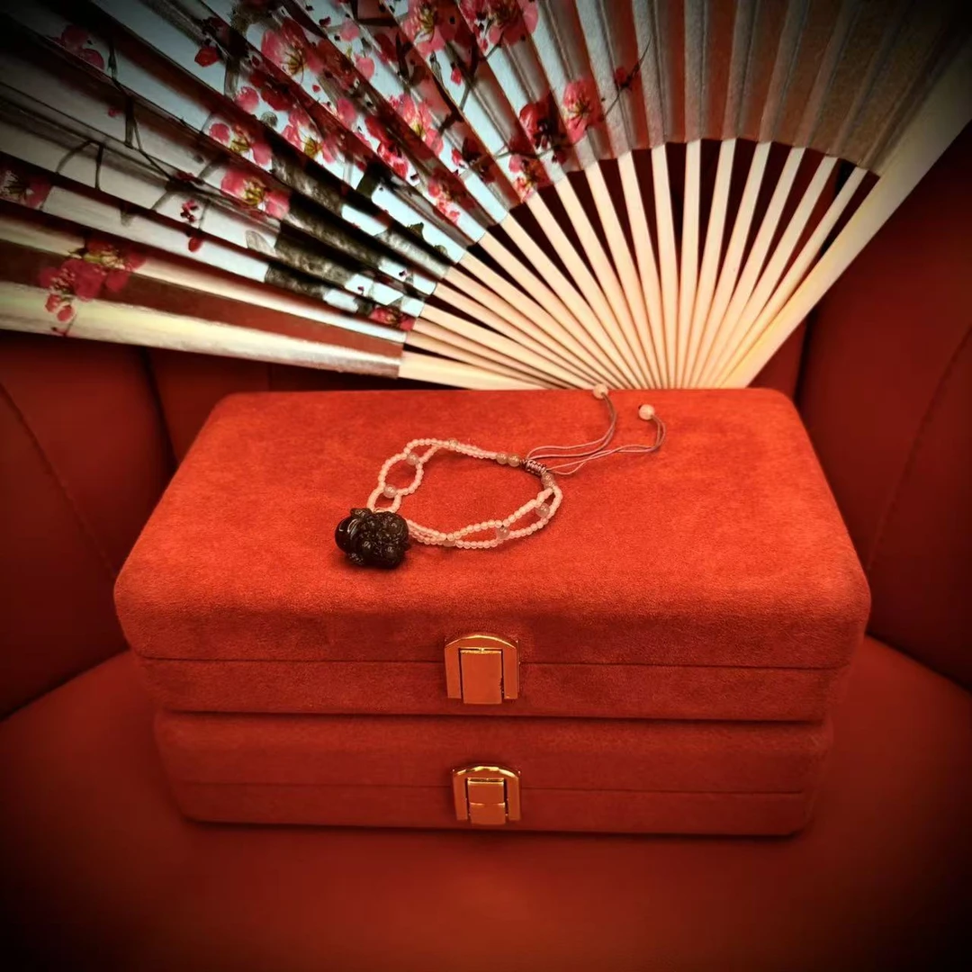 壹屿珠宝     110720    18 K金配件 和田玉典藏级手饰