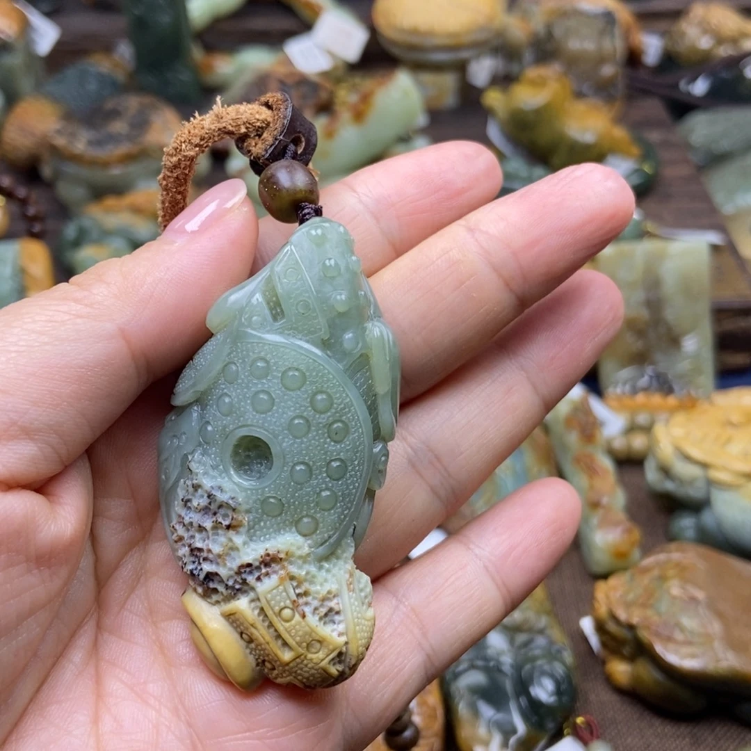 …***…未镶嵌岫岩河磨玉（透闪石质玉）珠宝奇石