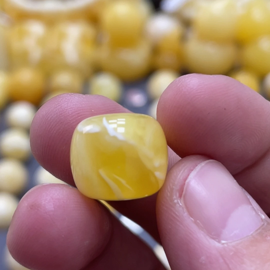 蜜蜡未镶嵌裸石14.4*12.7mm