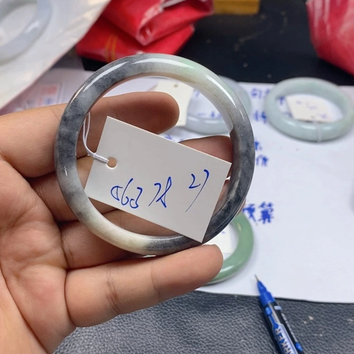 未镶嵌手镯翡翠天然翡翠