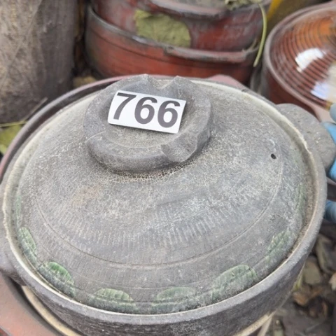 泥塑砂锅一只全品陶瓷