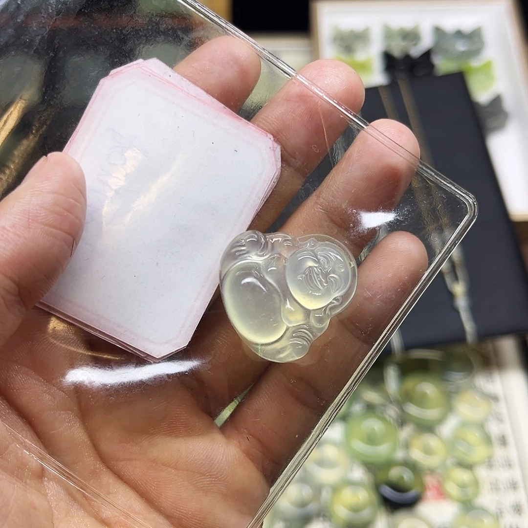 岫玉未镶嵌吊坠(赠链)