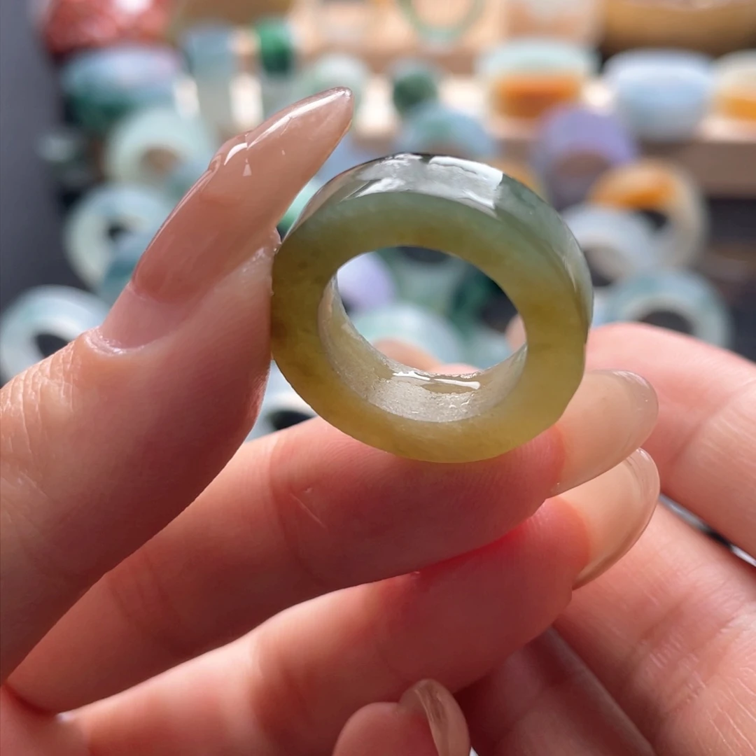 定制翡翠未镶嵌戒指