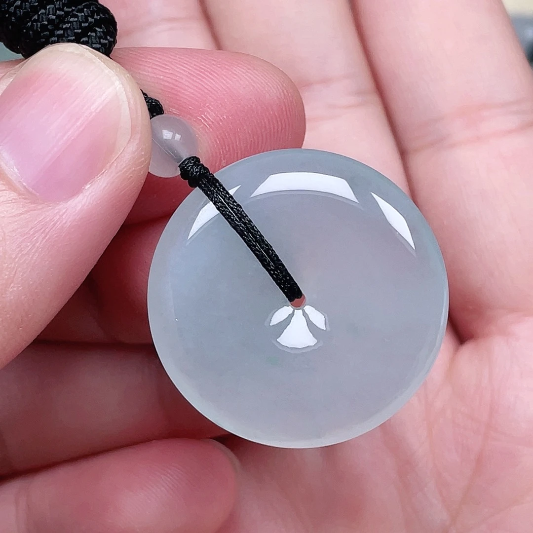 翡翠未镶嵌颈饰平安扣