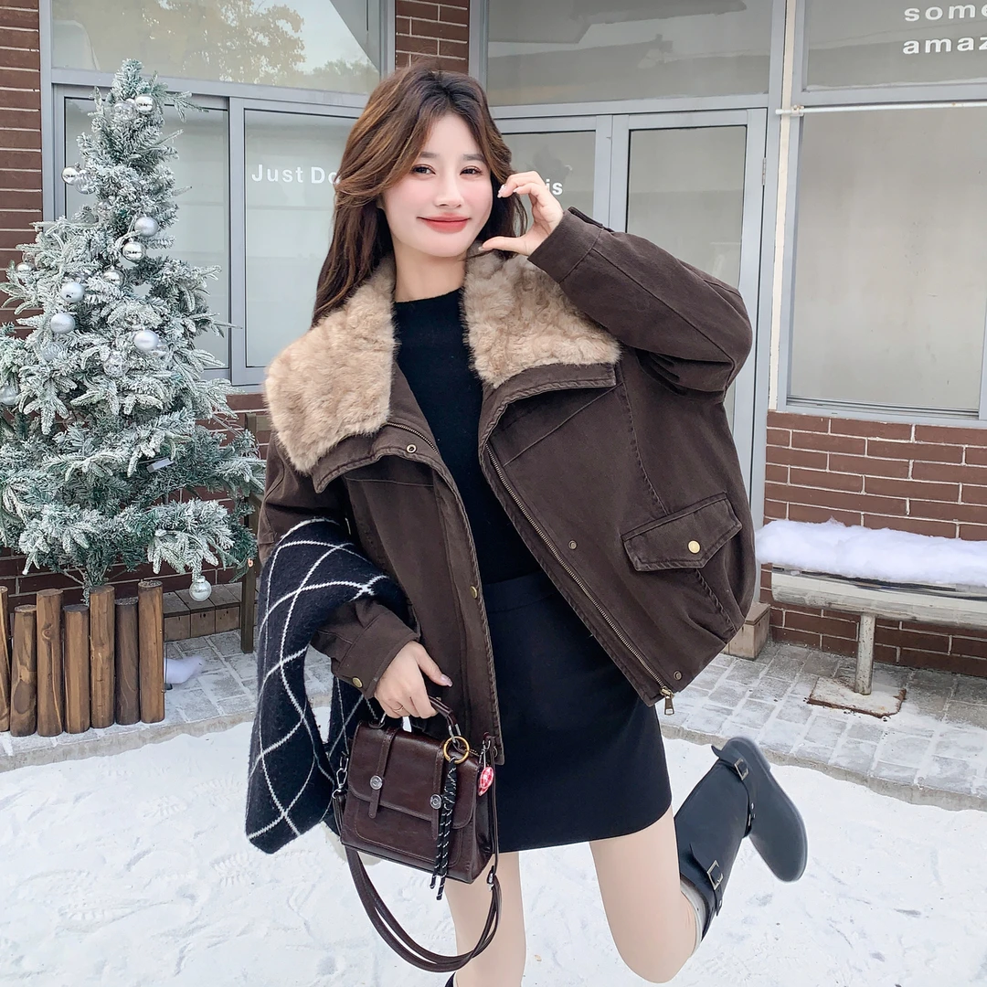 咖色翻毛领工装短款羽绒服女2025冬季新款复古设计感90白鸭绒外套