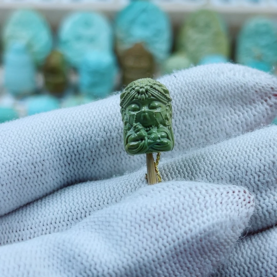 绿松石未镶嵌珠宝奇石