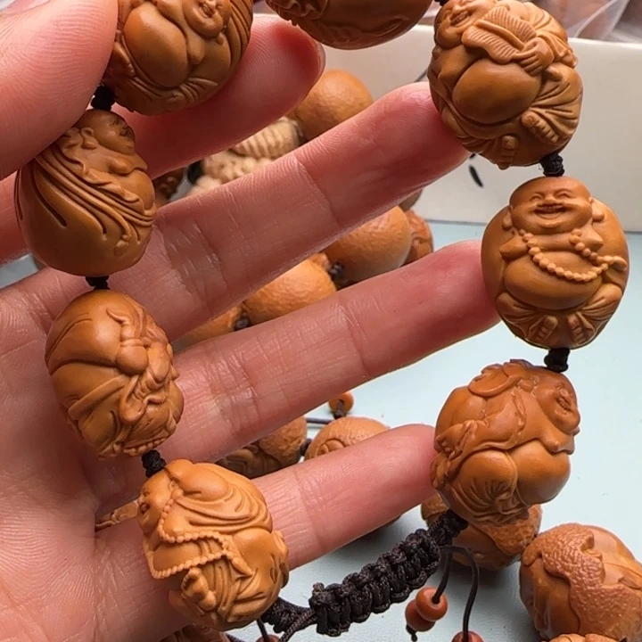 橄榄核手串雕刻工艺