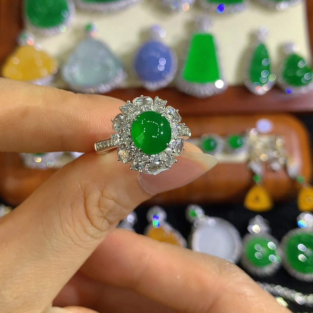 翡翠戒指18K金镶嵌蛋面戒指