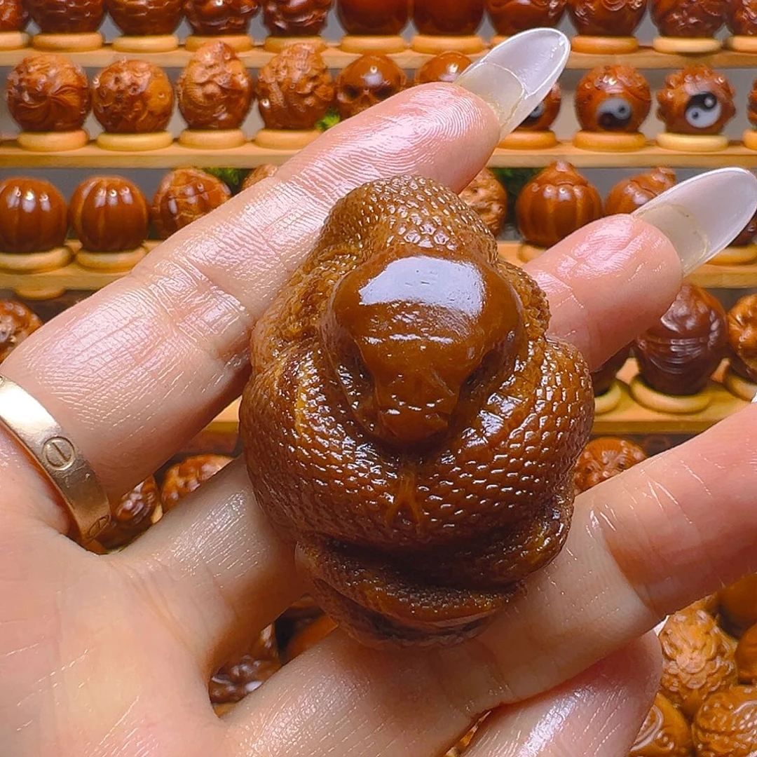 橄榄核手串/手链初级玉华蛇一个