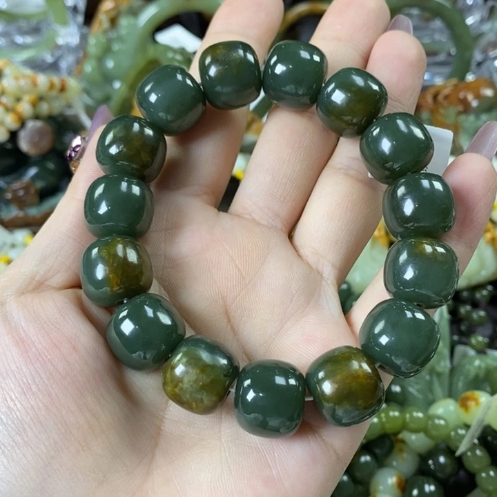 透闪石质玉手串未镶嵌天**勤