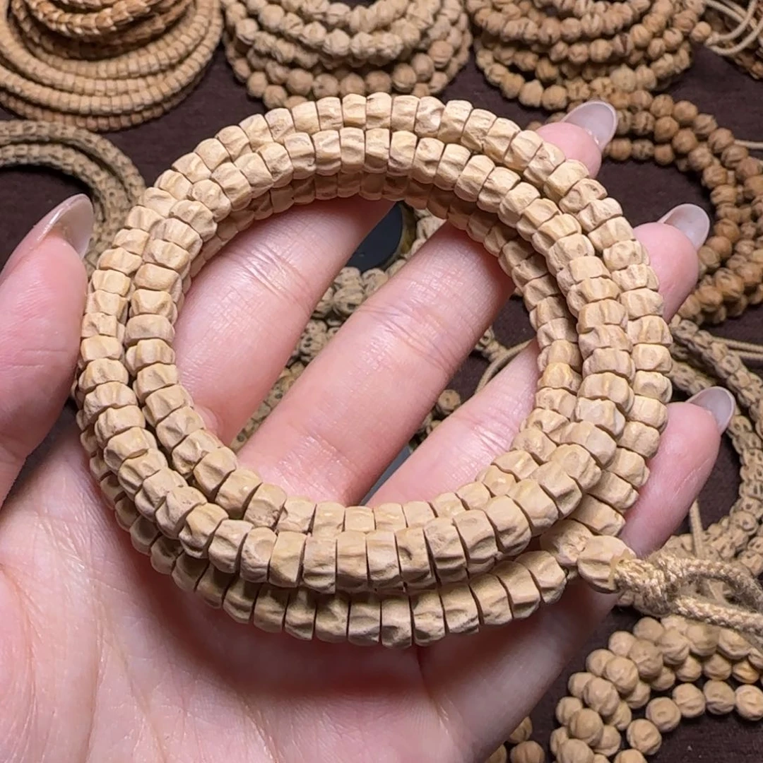 柏香籽/百香籽吊坠游****?