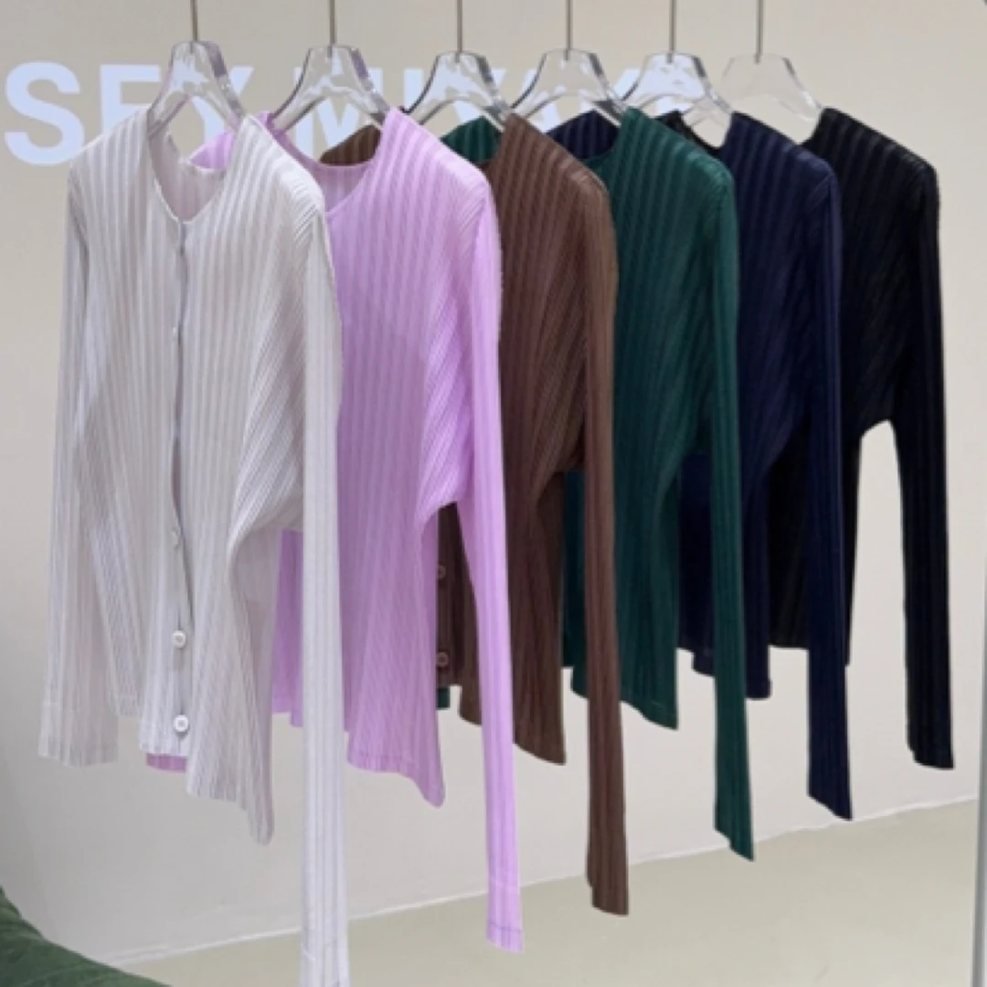 原版褶皱肋条扣子开衫