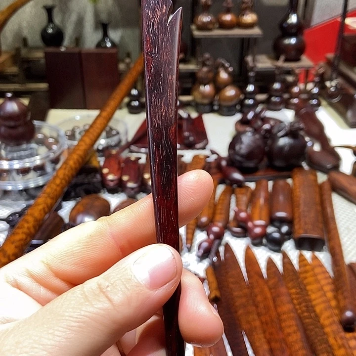 檀香紫檀发簪一根