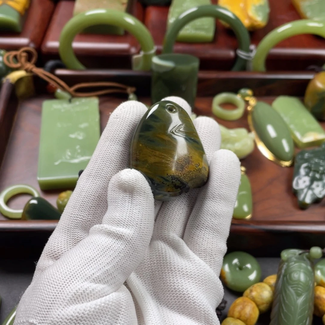 岫岩河磨玉（透闪石质玉）未镶嵌挂件