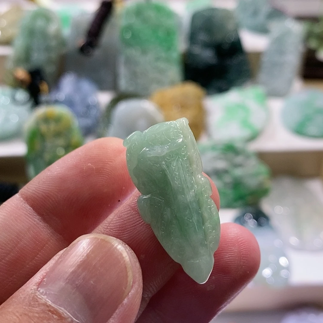 【闪购商品】翡翠颈饰未镶嵌111111111111