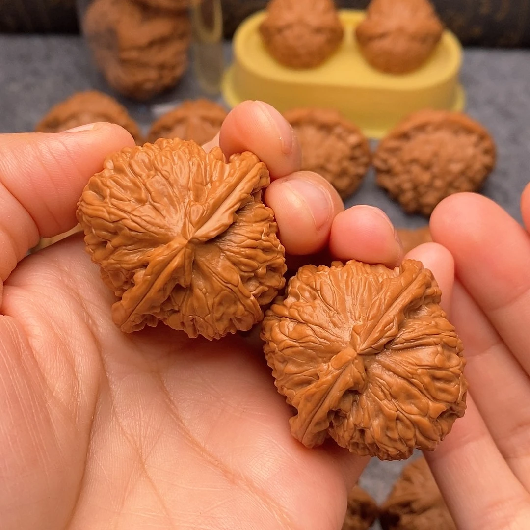 文玩核桃把件山地白狮子39全品