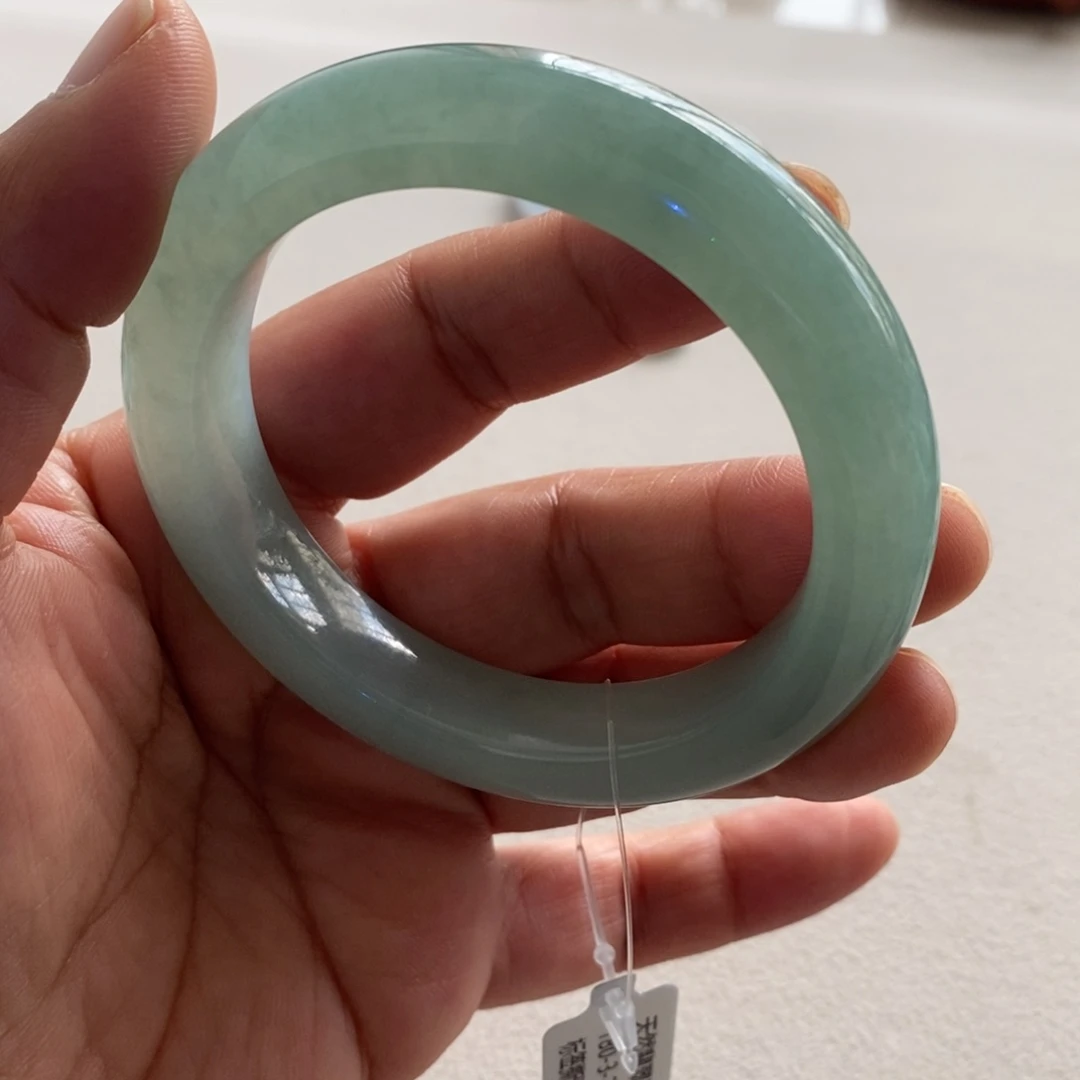 翡翠手镯未镶嵌天然翡翠手镯