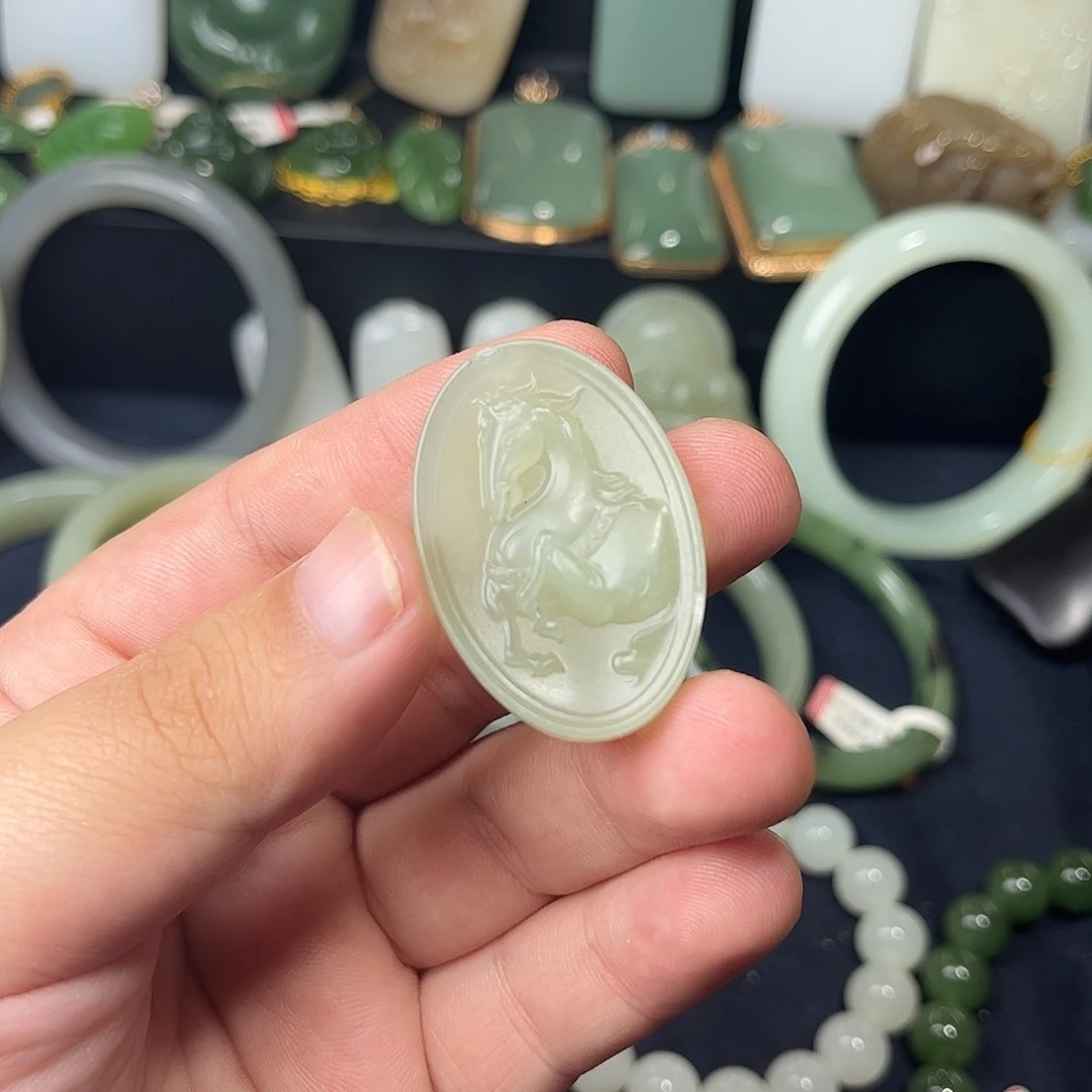 和田玉未镶嵌吊坠(不含链)8