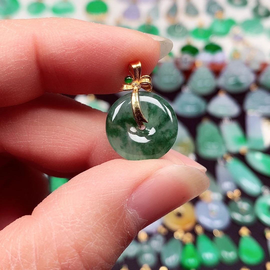 翡翠18K金镶嵌颈饰