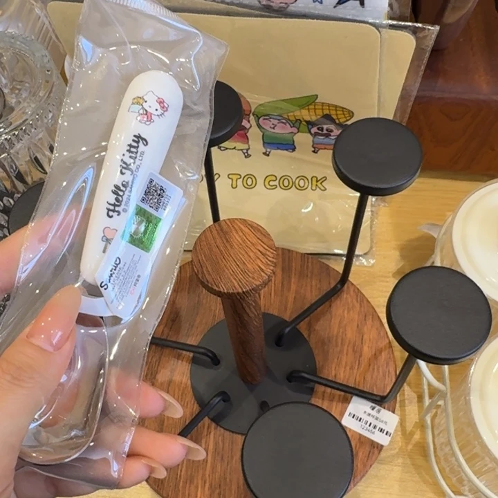 杯架一个勺子一个装