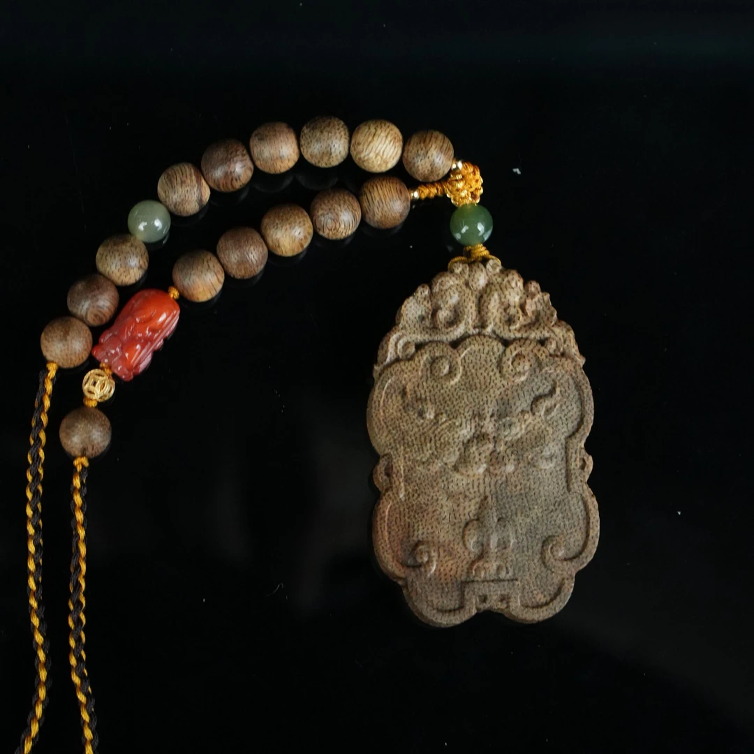 A4444西马沉香软丝9分沉瑞兽牌5.03x3.06x0.98cm 10.7g