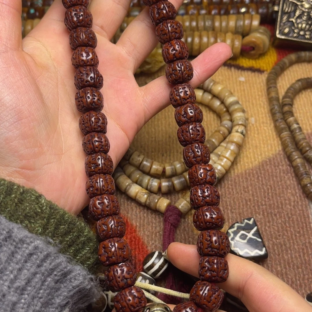 大叶紫檀（黑酸枝木类）