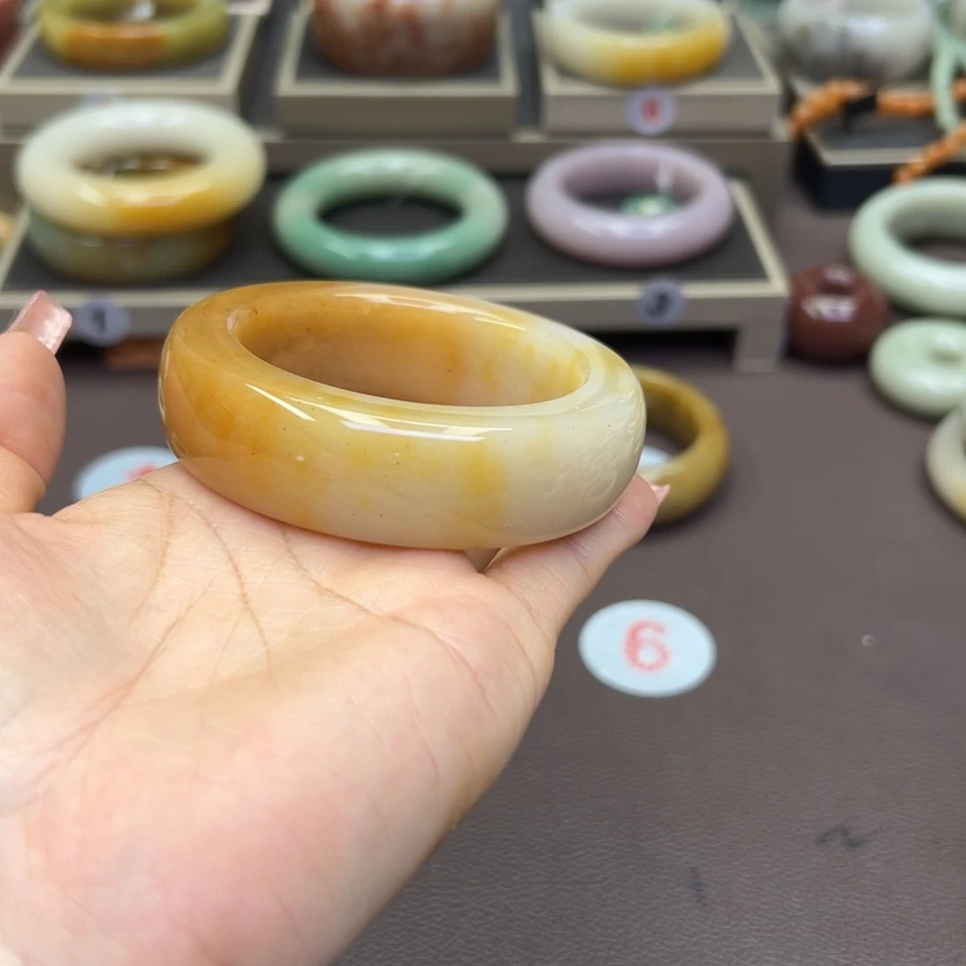 石英质玉手镯未镶嵌C****芯