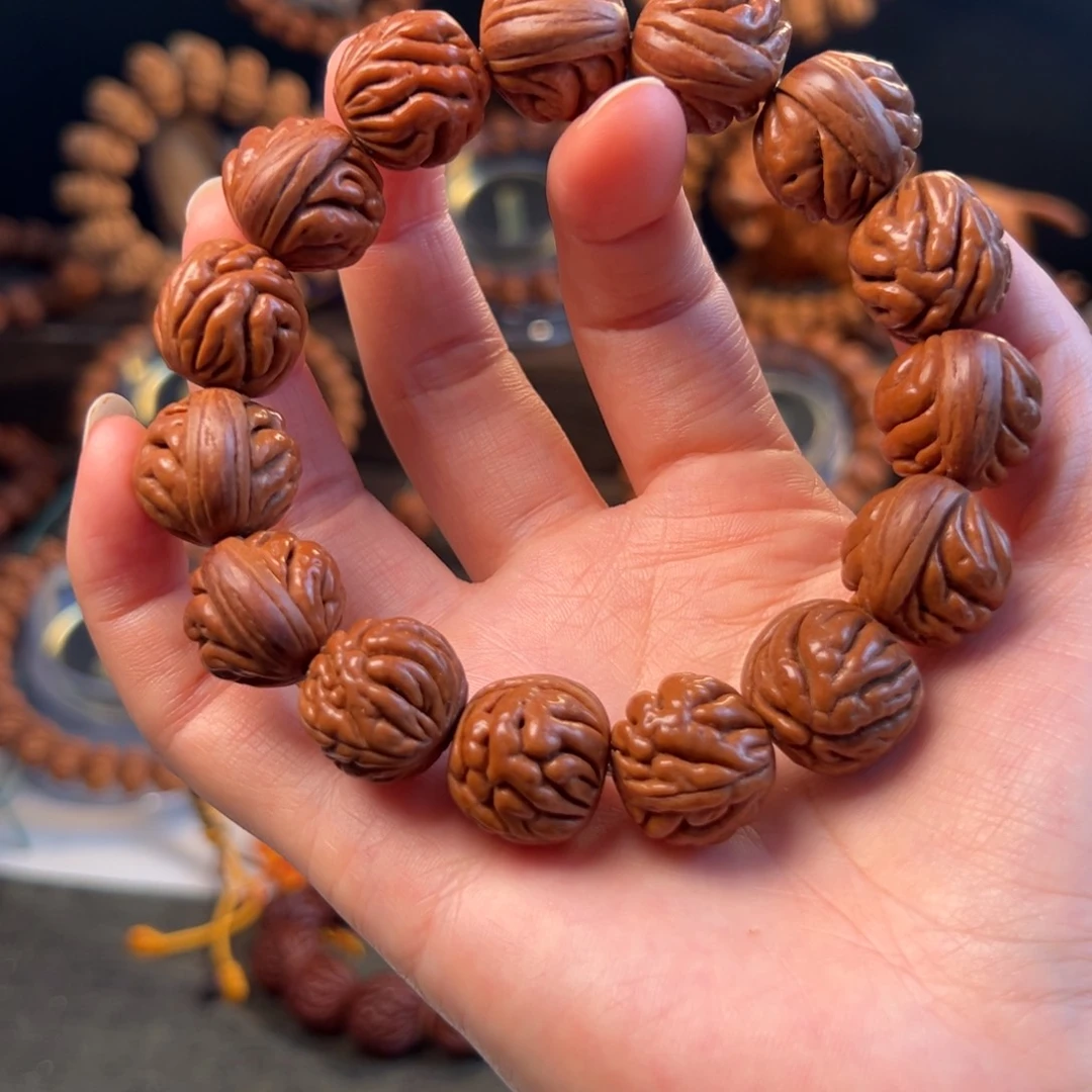 【闪购商品】桃核吊坠18野生豹子头