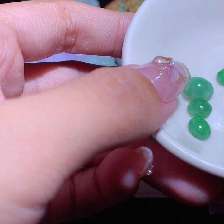 翡翠颈饰未镶嵌蓝**音