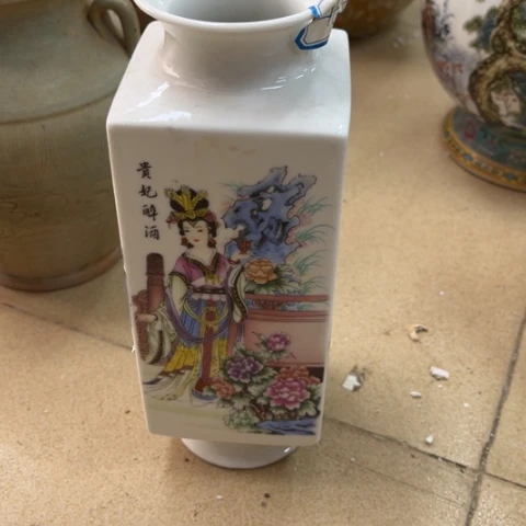 瓷片瑕疵陶瓷。。。。。。。。。。。。。。。。