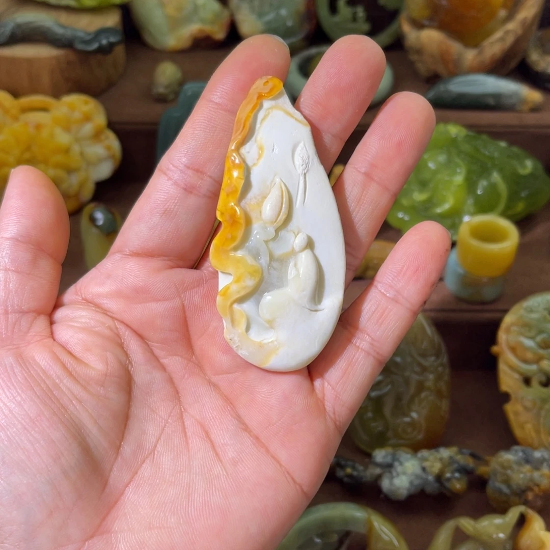 未镶嵌蛇纹石玉颈饰