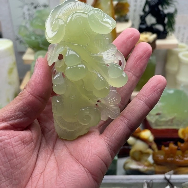 蛇纹石玉未镶嵌四大名玉手把