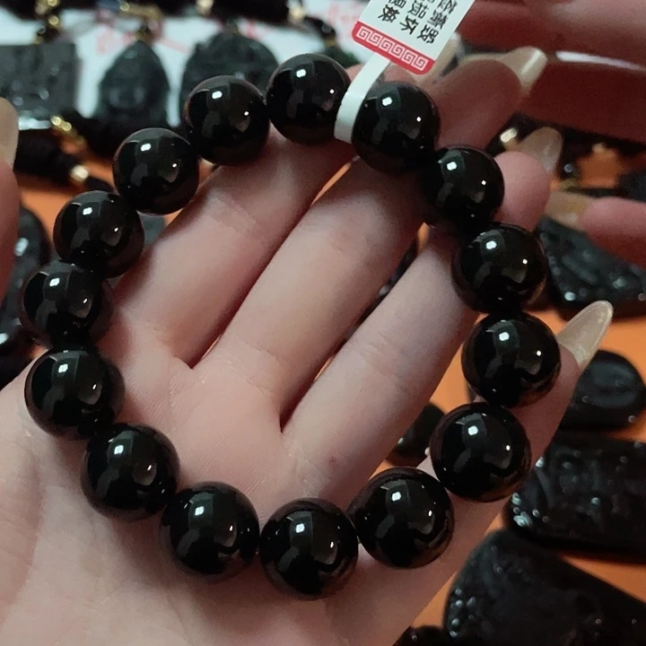 翡翠颈饰未镶嵌纳***光