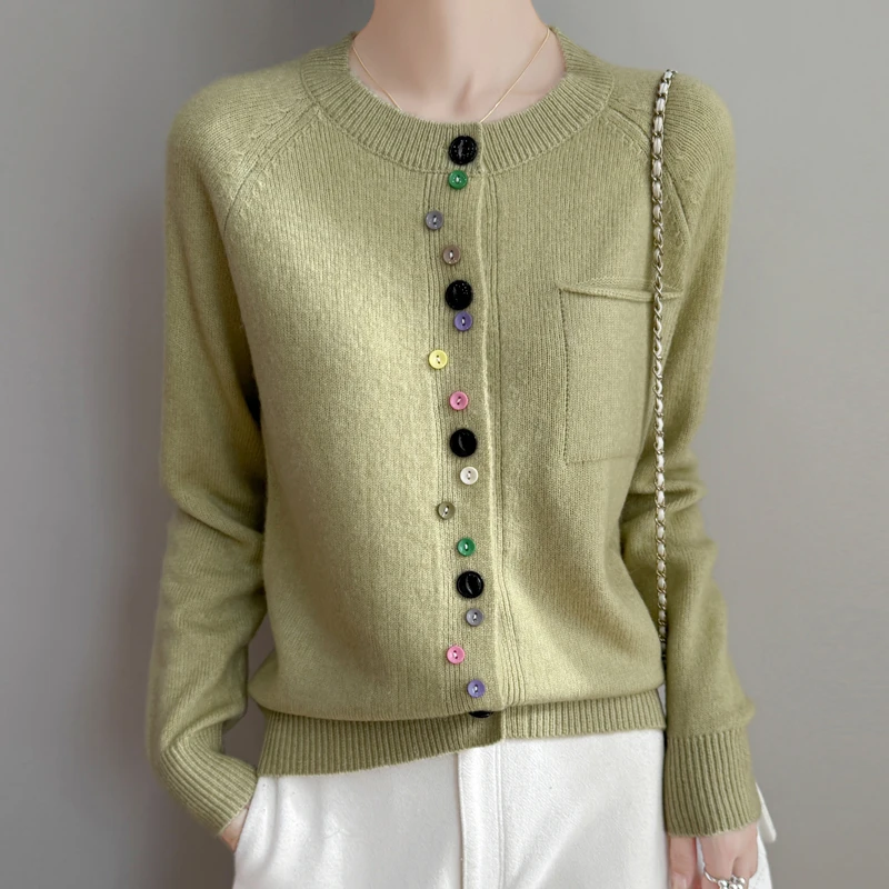 2025秋冬新款打底彩色扣子设计感百搭上衣慵懒风针织衫外套女圆领